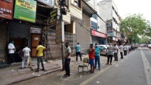 long queues outside liquor shops