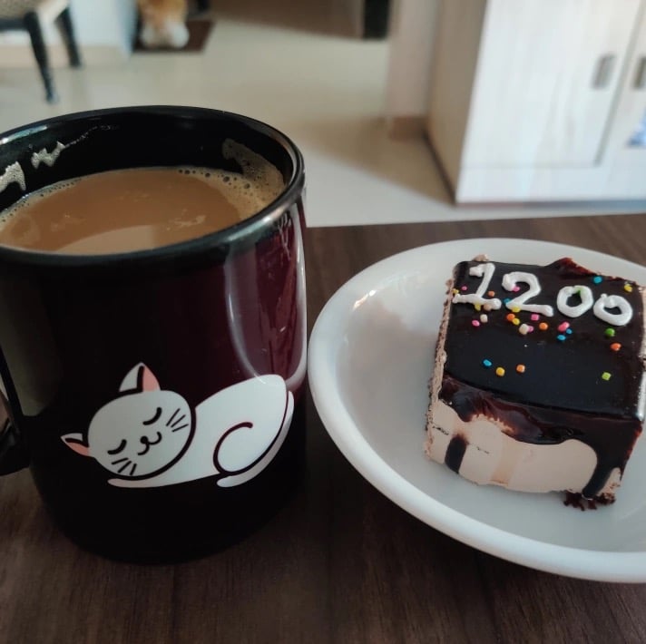 Cat, Coffee, and the Cake!